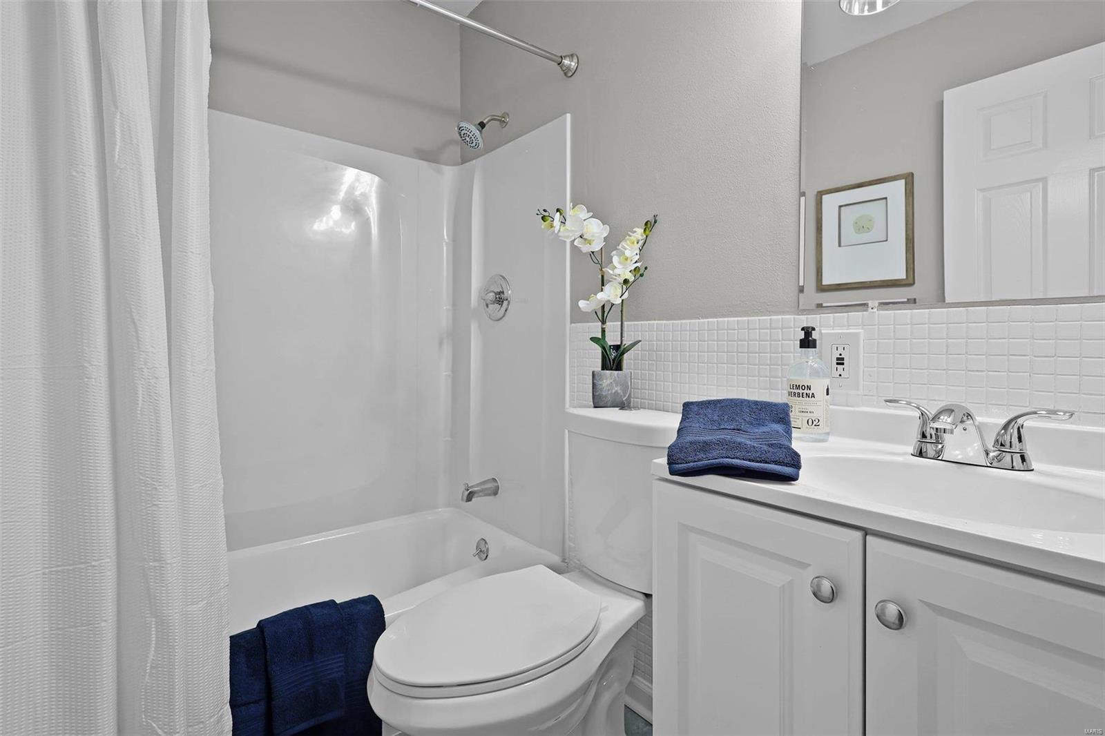 Lake James Manor 1 - Residential