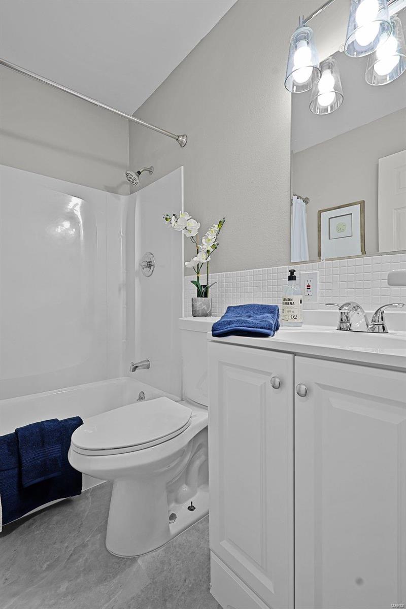 Lake James Manor 1 - Residential