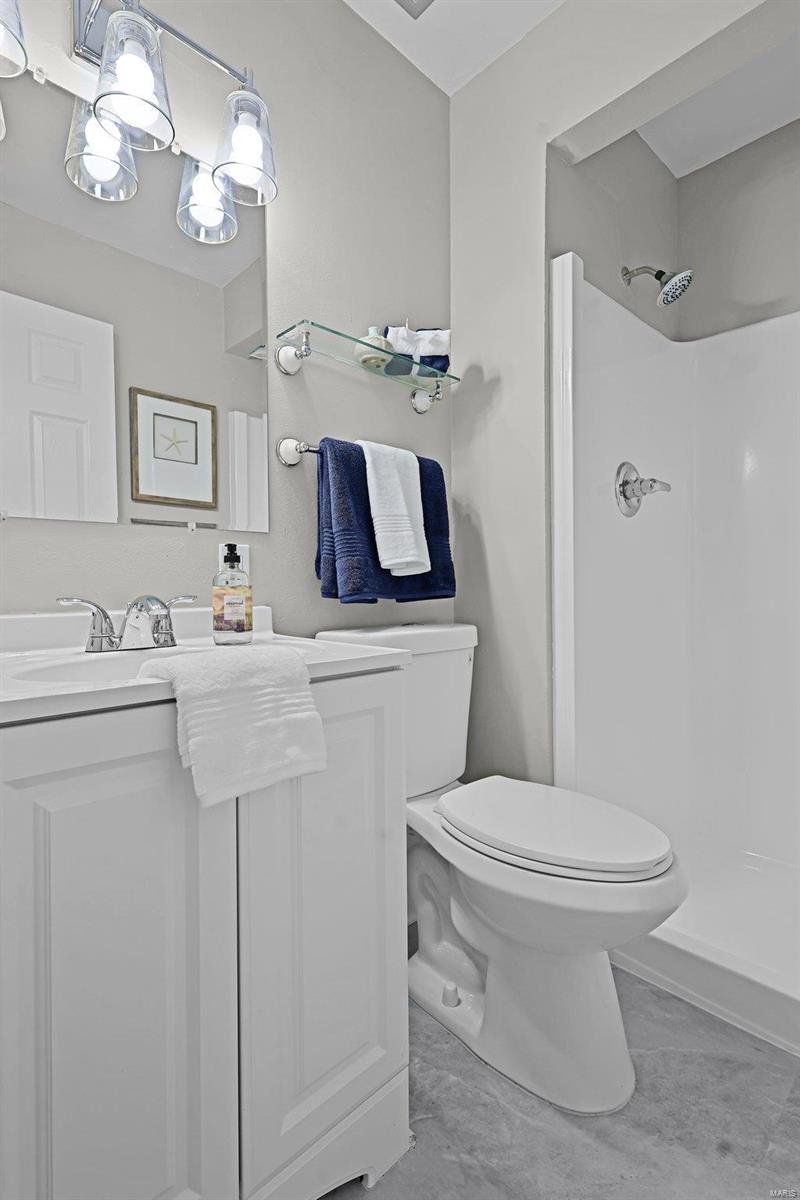 Lake James Manor 1 - Residential