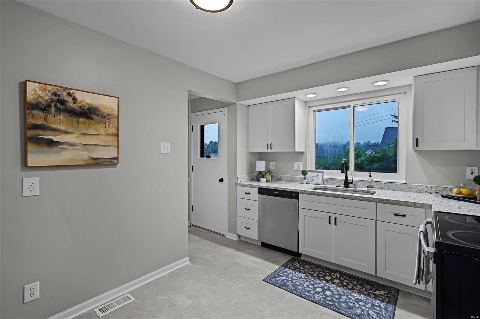 Lake James Manor 1 - Residential