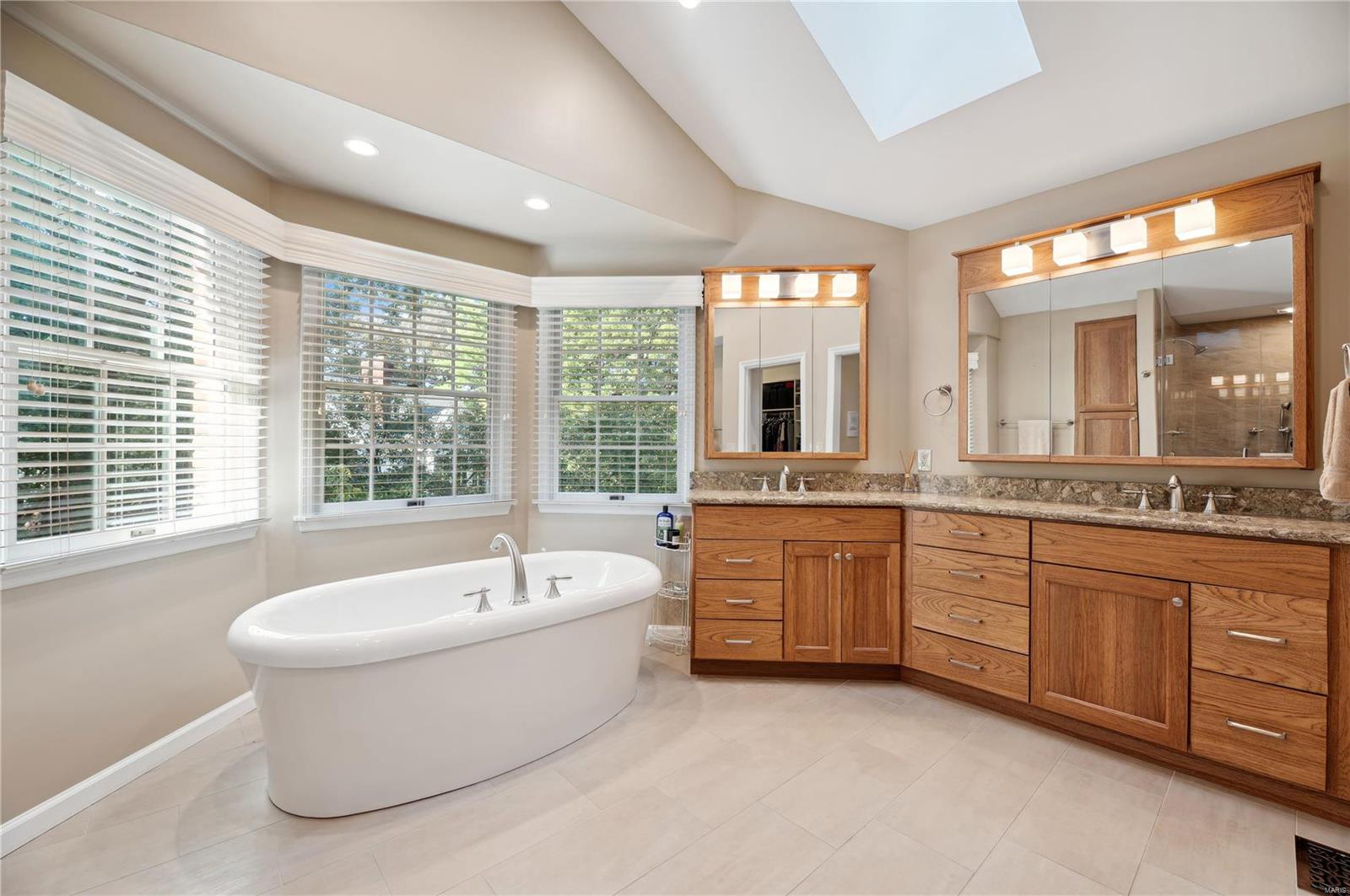 Kingspointe - Residential