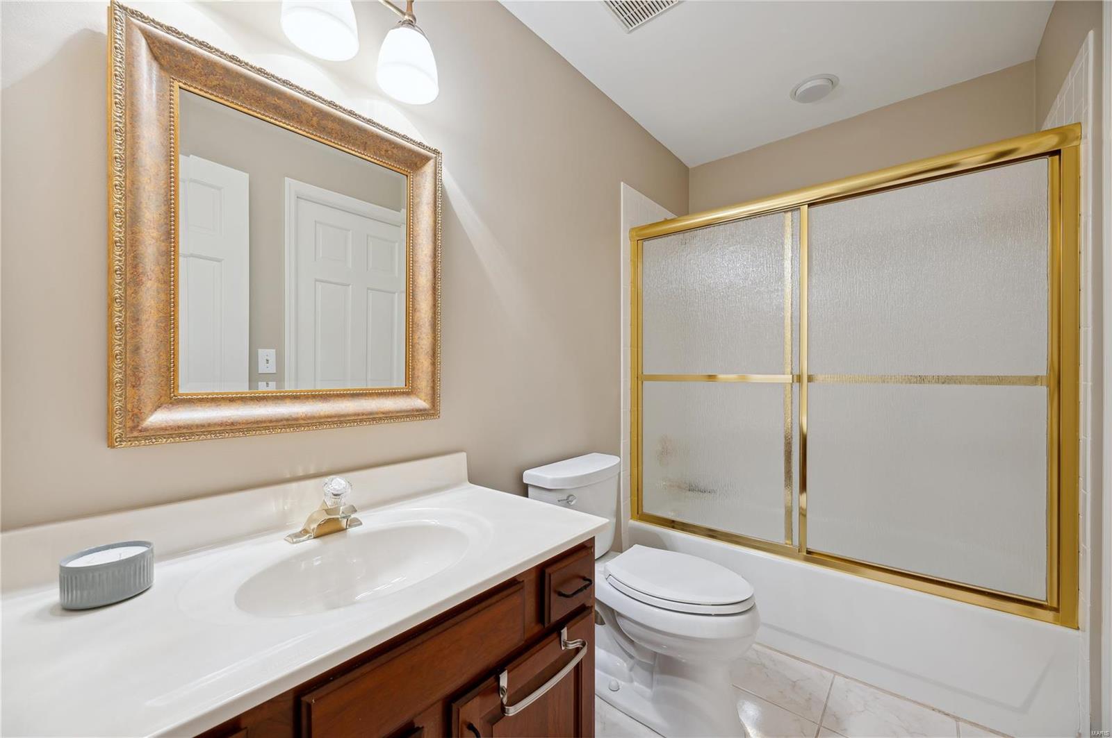 Kingspointe - Residential