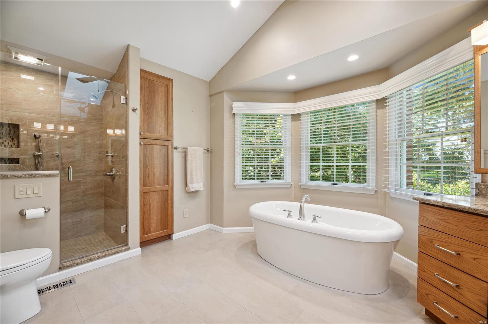 Kingspointe - Residential