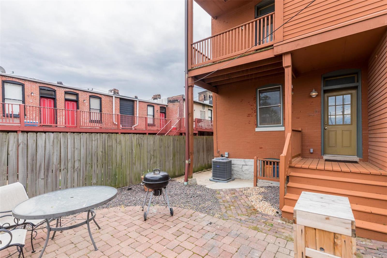 Victor Street Condos - Residential