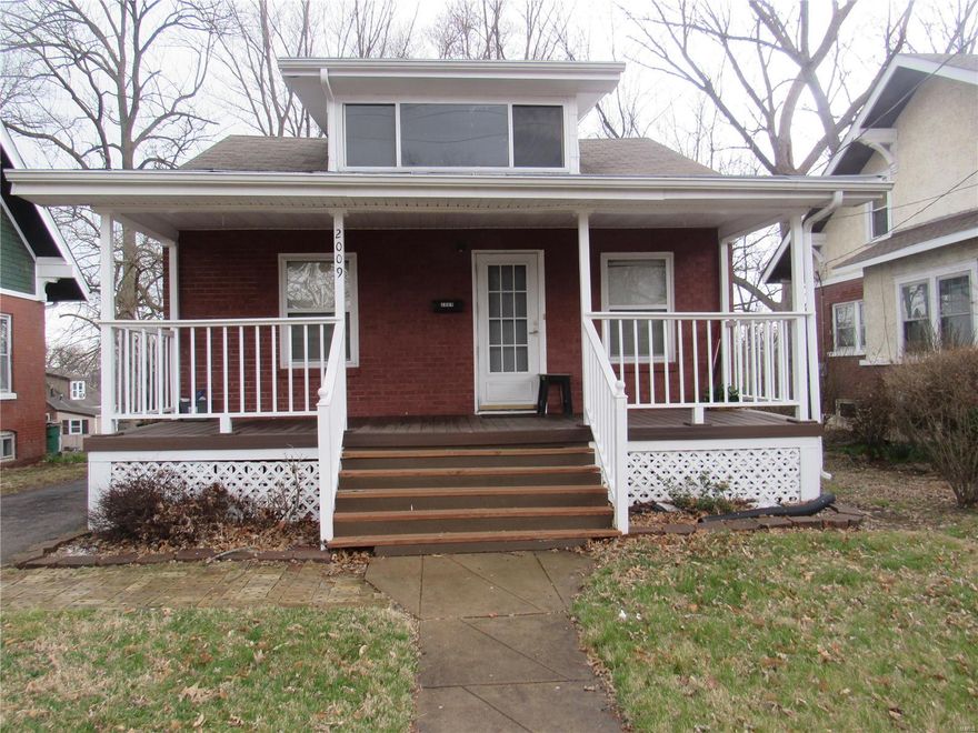 INVESTORS WHAT A WONDERFUL OPPORTUNITY. DON’T MISS OUT. TONS OF EQUITY WITH JUST A LITTLE  TLC. TURN THIS DIAMOND IN THE ROUGH INTO A JEWEL AND BE PREPARED TO CASH IN. LOVELY 2 BEDROOM 1 BATH  IS JUST AWAITING YOUR PERSONAL TOUCH. LOCATED IN DESIRABLE VINITA PARK AREA. PROPERTY IS BEING SOLD AS-IS. SELLER WILL NOT MAKE ANY REPAIRS. SELLER IS MOTIVATED.