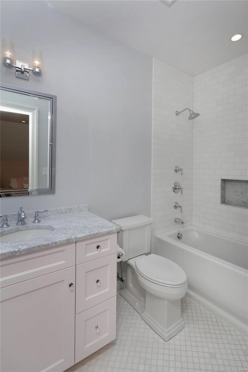 Von Schrader Estate Pt Of Lt 3 & Lt - Residential