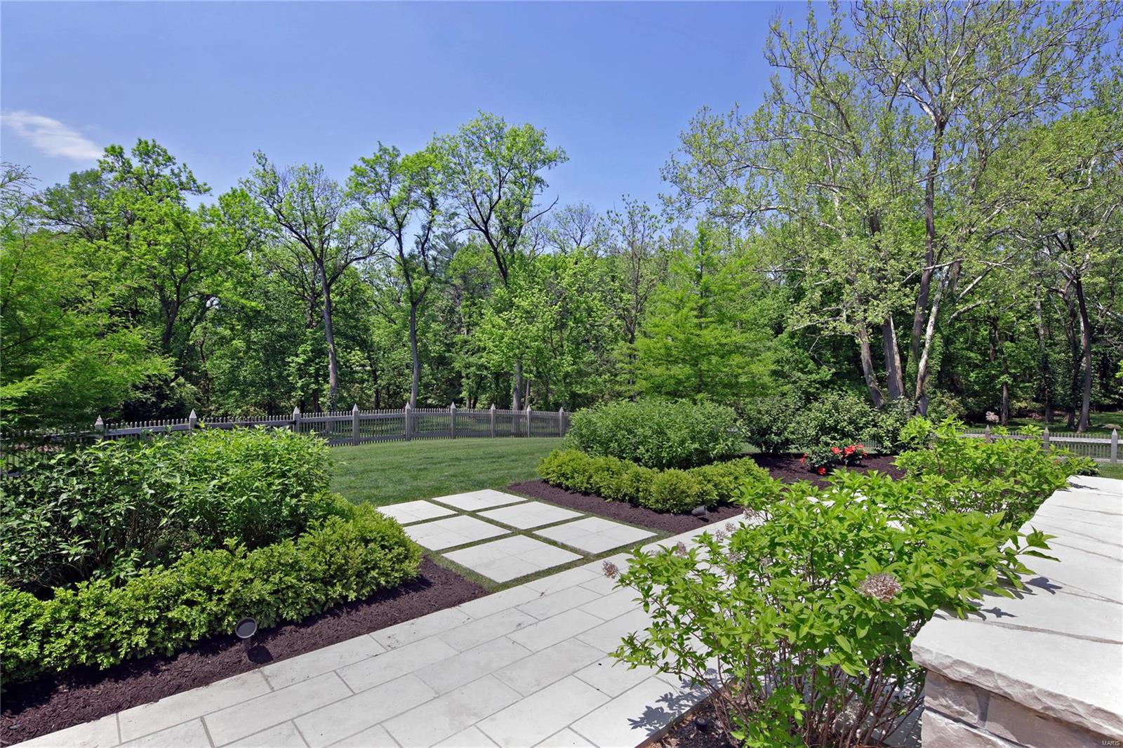 Von Schrader Estate Pt Of Lt 3 & Lt - Residential