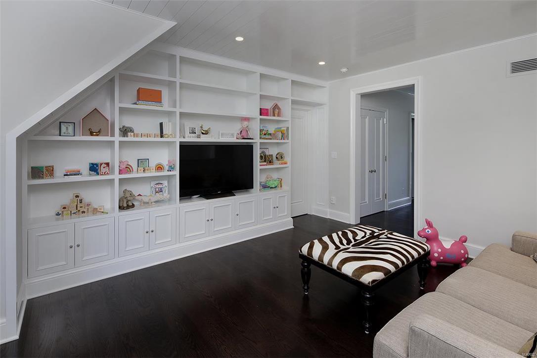 Von Schrader Estate Pt Of Lt 3 & Lt - Residential