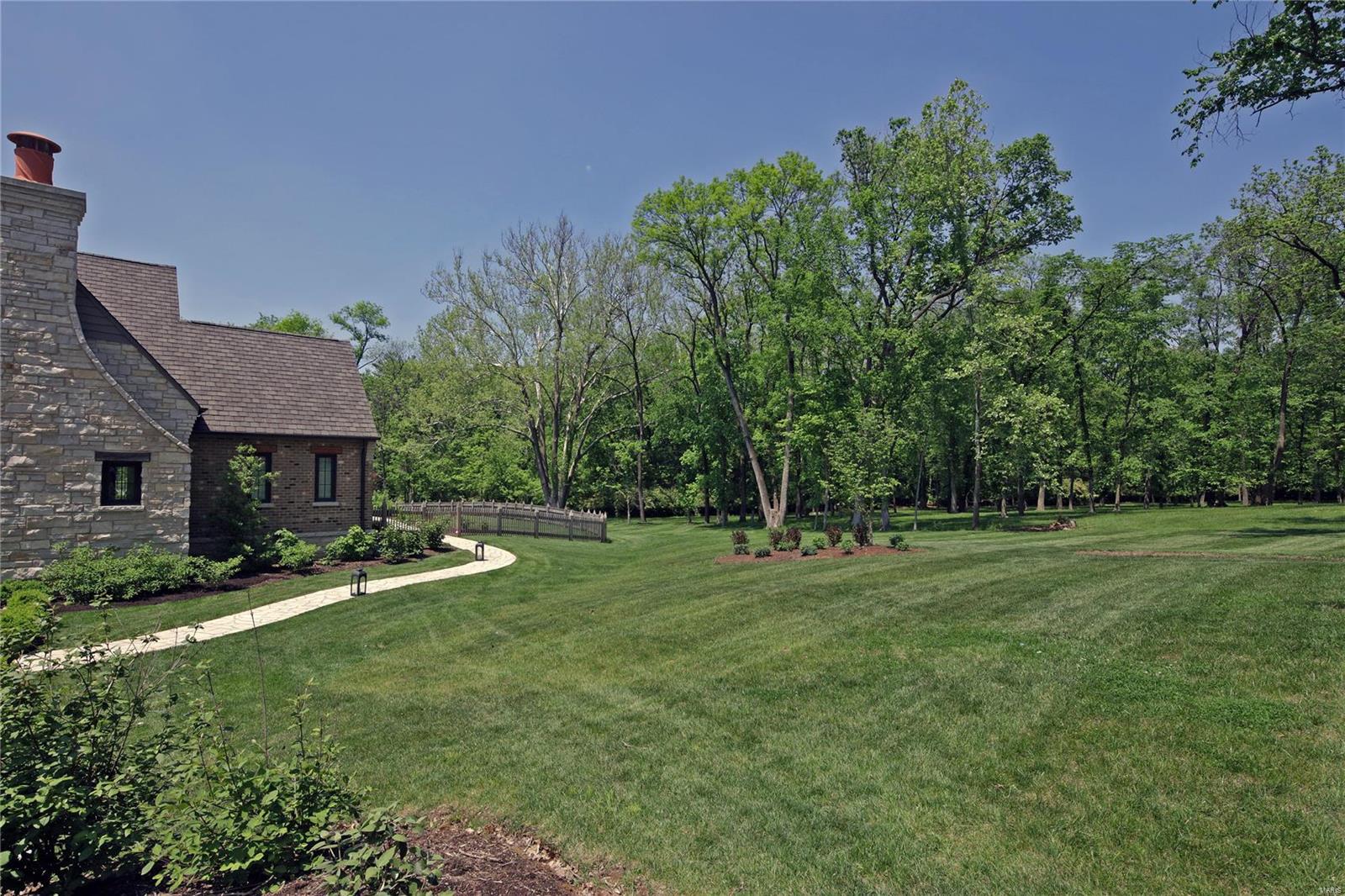 Von Schrader Estate Pt Of Lt 3 & Lt - Residential