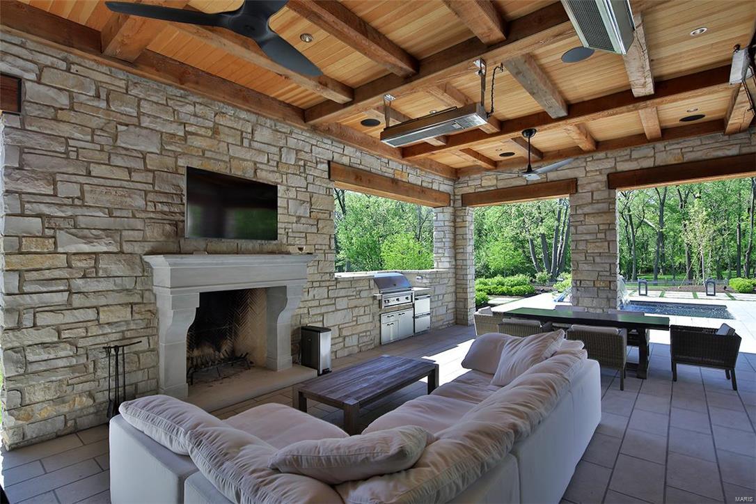 Von Schrader Estate Pt Of Lt 3 & Lt - Residential