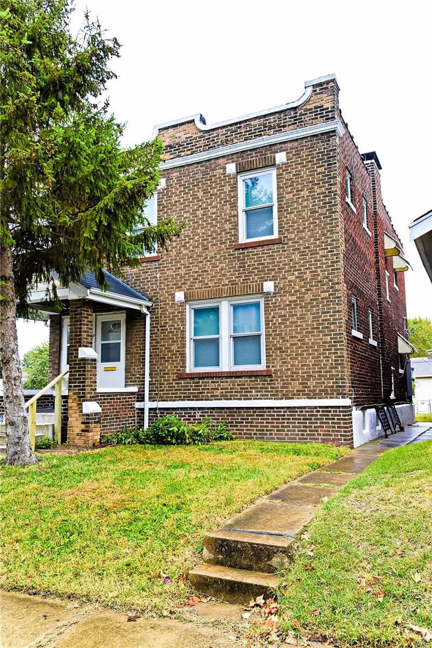 What a deal on a solid duplex in a hot area.  Property has had some recent updates to it and the owner is currently marketing the 1st floor for $900 rent.  Second floor is an Airbnb that should easily bring in $1,000/mth or more.   If you're looking for a hasslefree duplex/rental then this is it.  Come take a look and bring us an offer.    Please do not disturb the Airbnb guest on the 2nd floor.