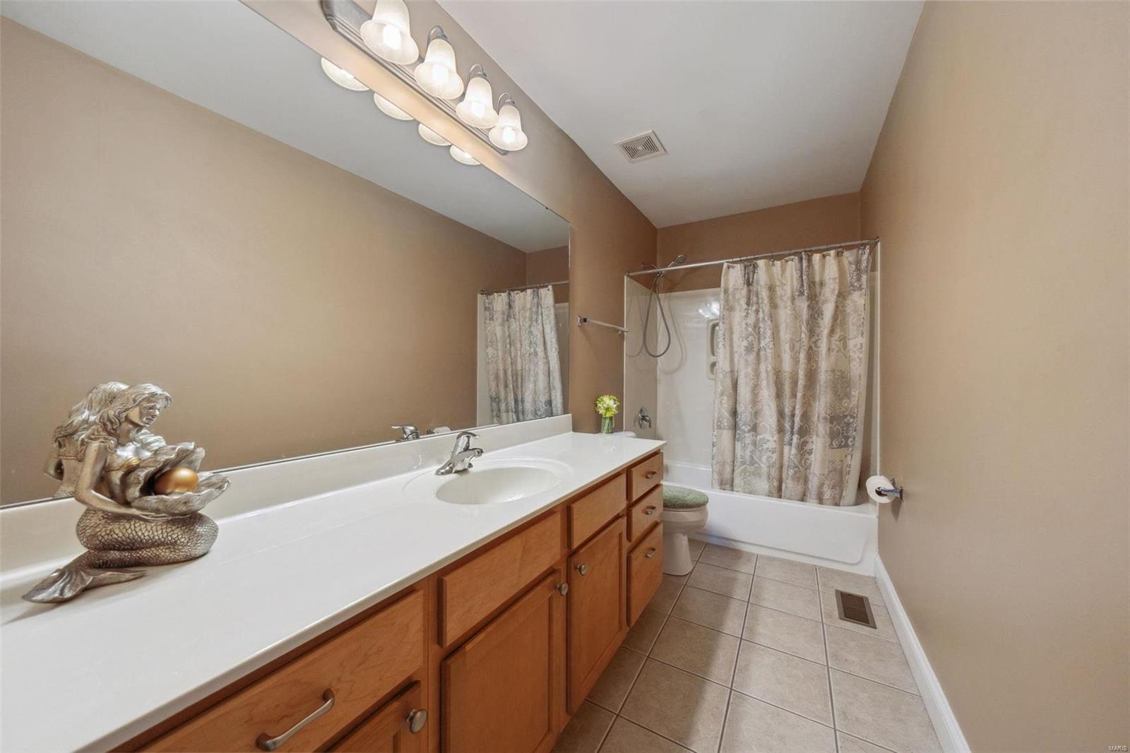 Boxwood Manor - Residential