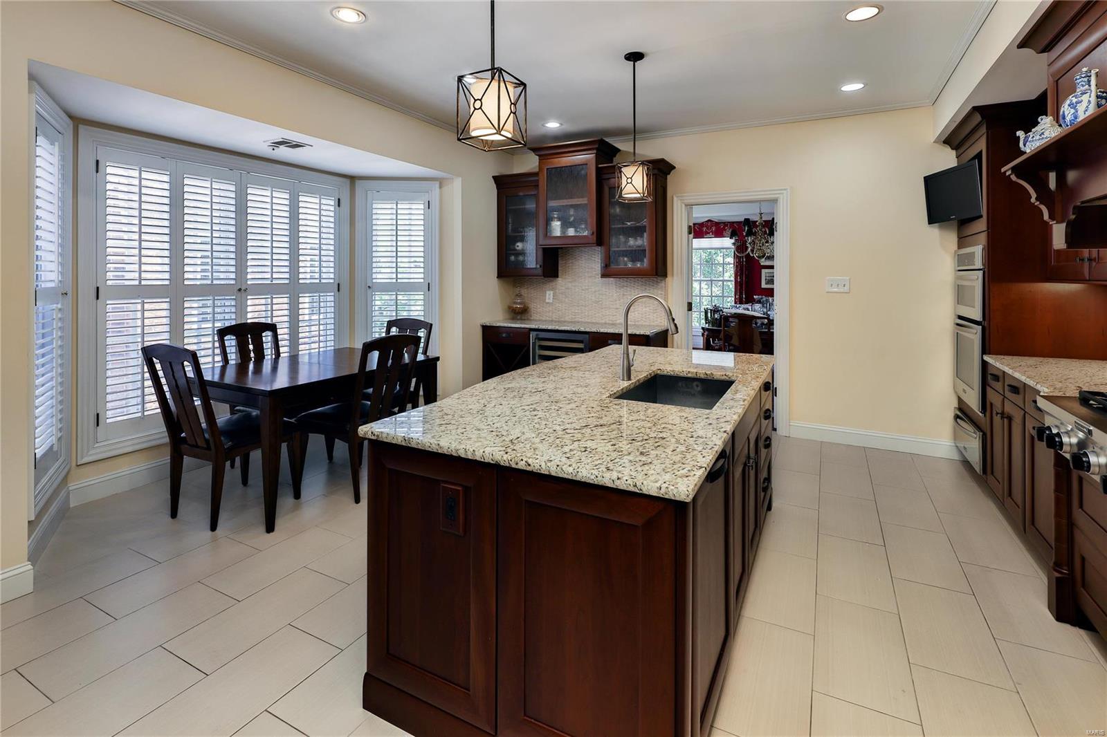 Adams Court Condo Ph 7 - Residential