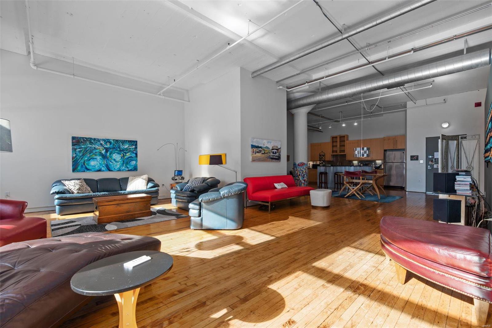 1010 Saint Charles Street 904