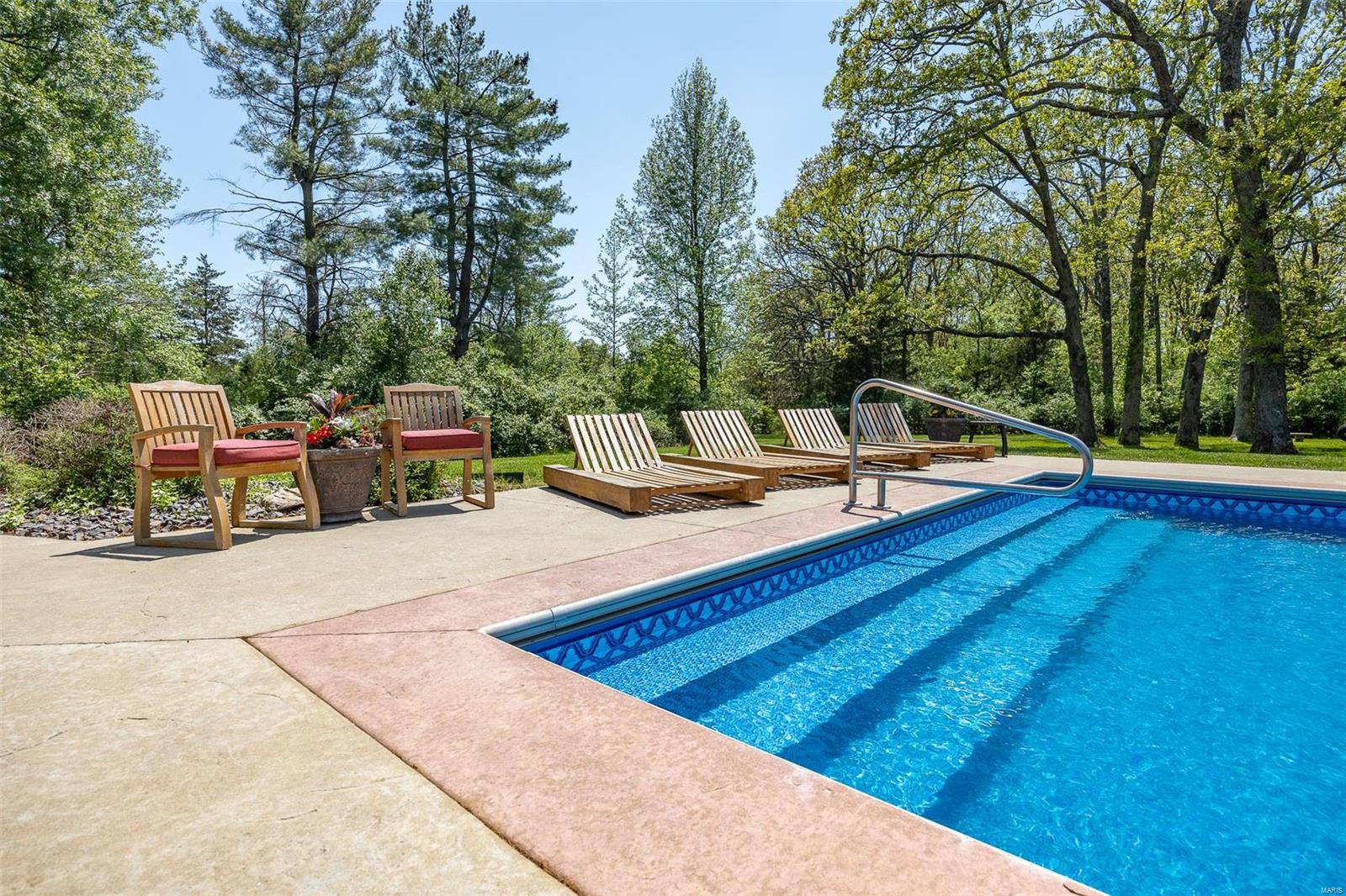 Colonial Meadows - Residential