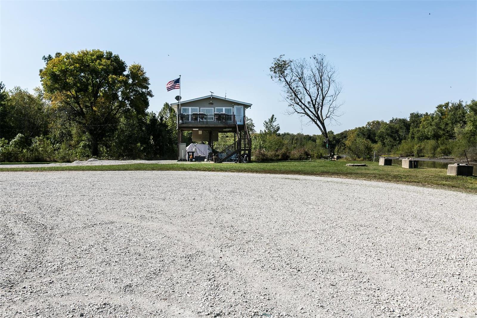 Portage Des Sioux, Missouri 63373, United States, 2 Bedrooms Bedrooms, ,1 BathroomBathrooms,Residential,Pending,39075