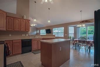 River Hills 01 - Residential