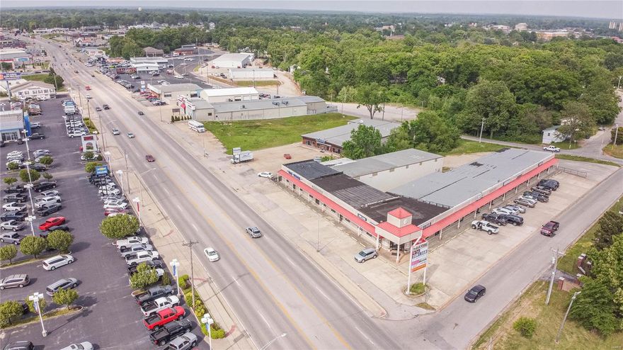 $1,750,000. 740 S. Westwood Blvd. PB. 1.65 acre m/l with 14,800 sq. ft. strip plaza "L shaped" commercial building sitting in prime high traffic area in town! This property incudes 12 suites, each having their own restroom and heating & cooling units. Several units have basement storage with overhead doors. Location: City, High Traffic