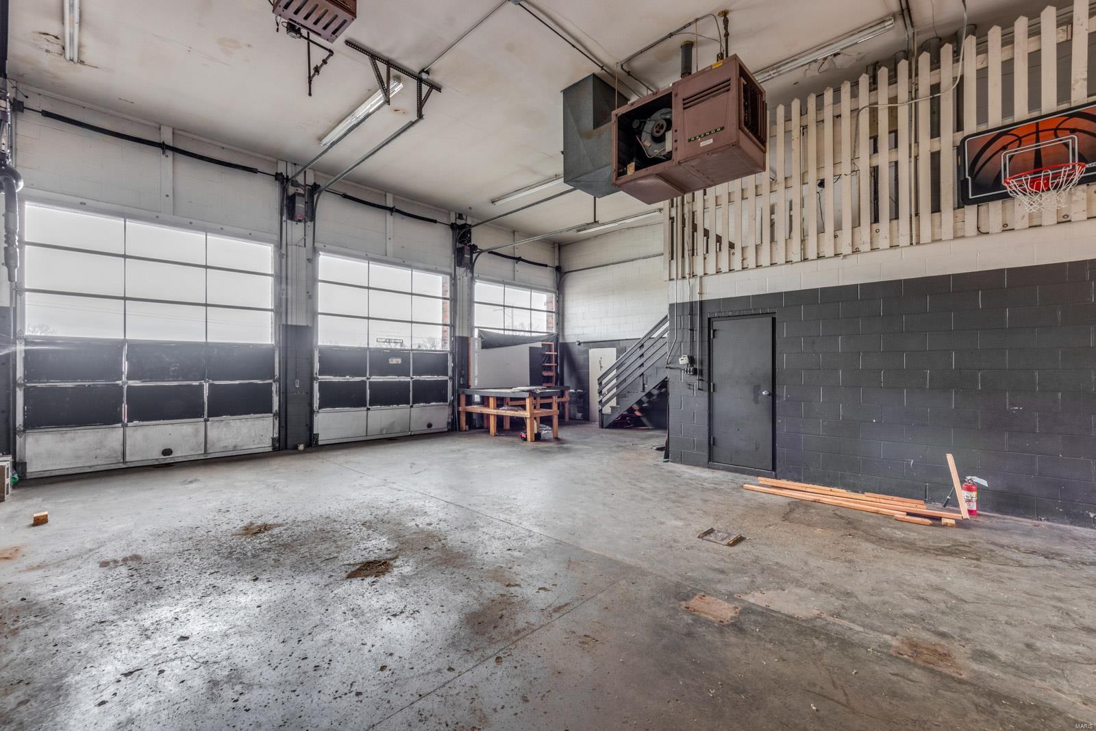 Baileys 02 - Commercial Sale