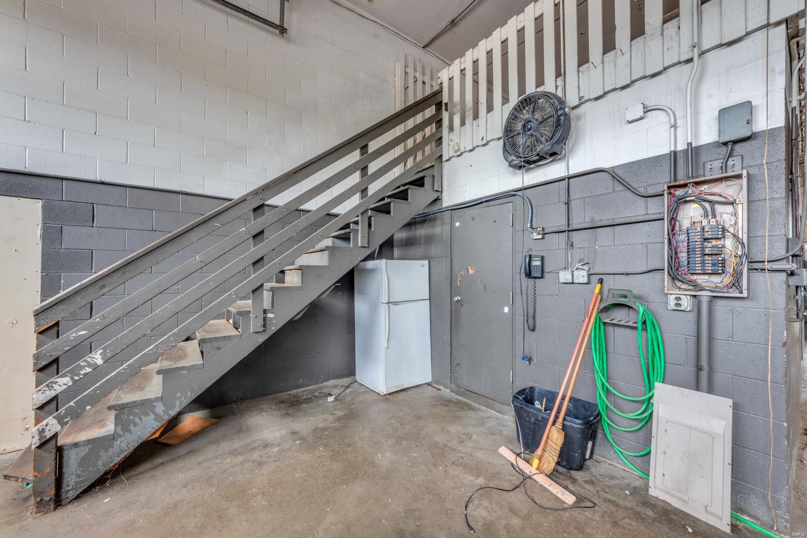 Baileys 02 - Commercial Sale