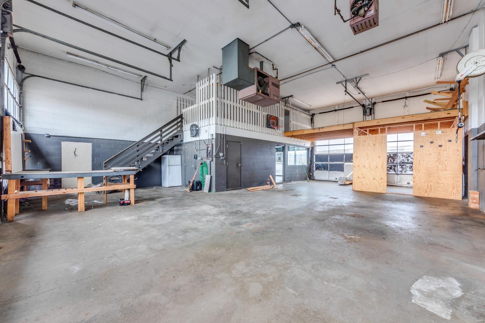 Baileys 02 - Commercial Sale