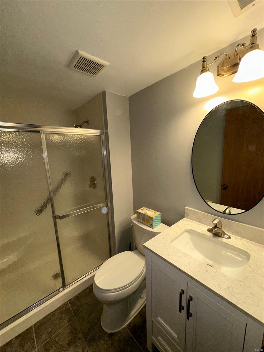 St Louis, Missouri 63119, United States, 2 Bedrooms Bedrooms, ,2 BathroomsBathrooms,Residential,Active,12025