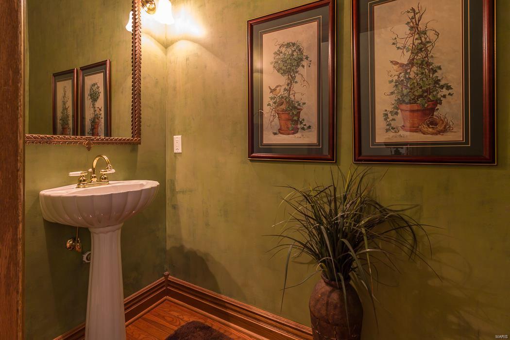 LAKEVIEW ESTATES - Residential