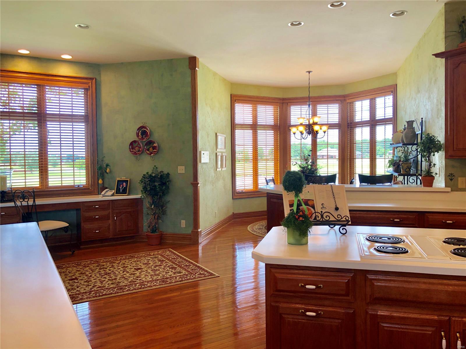 LAKEVIEW ESTATES - Residential