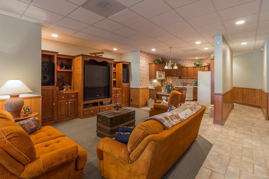 LAKEVIEW ESTATES - Residential