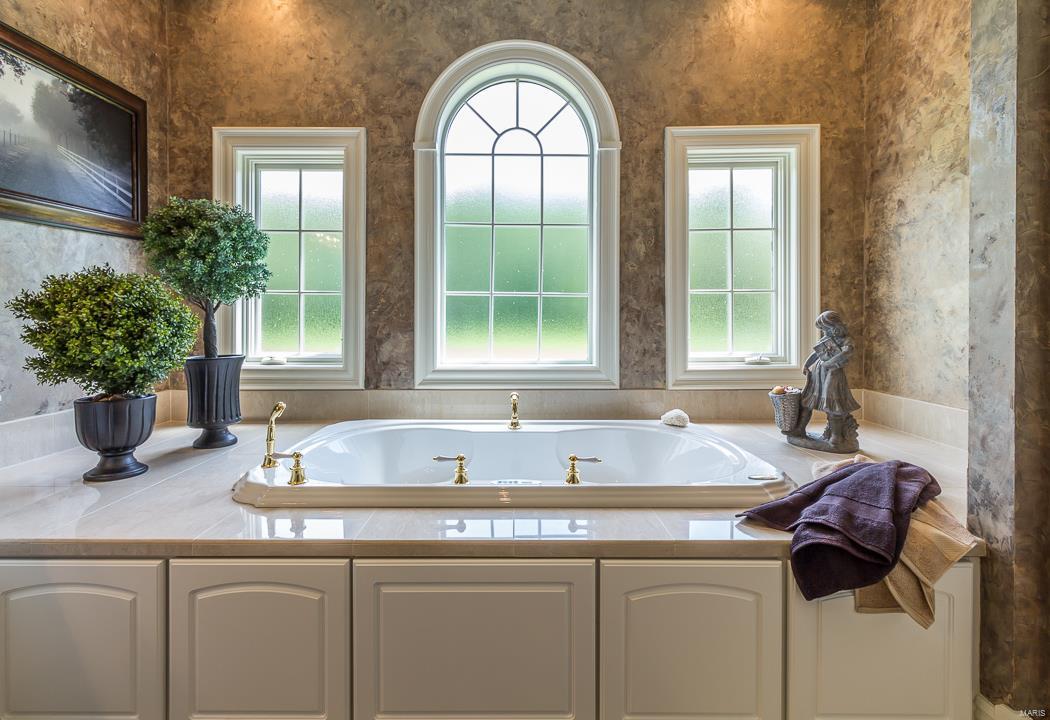 LAKEVIEW ESTATES - Residential