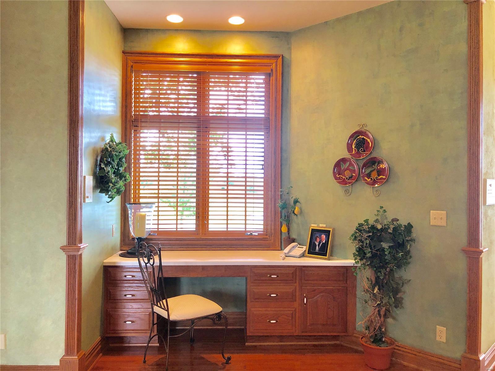 LAKEVIEW ESTATES - Residential