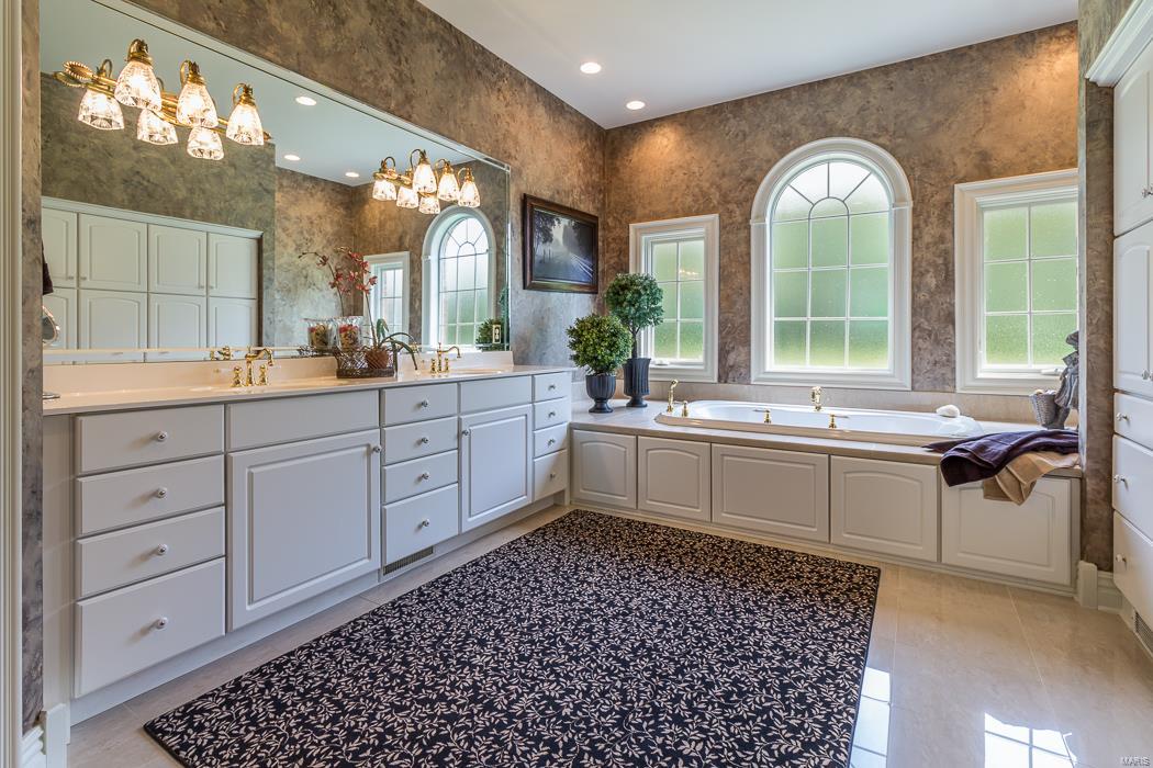 LAKEVIEW ESTATES - Residential