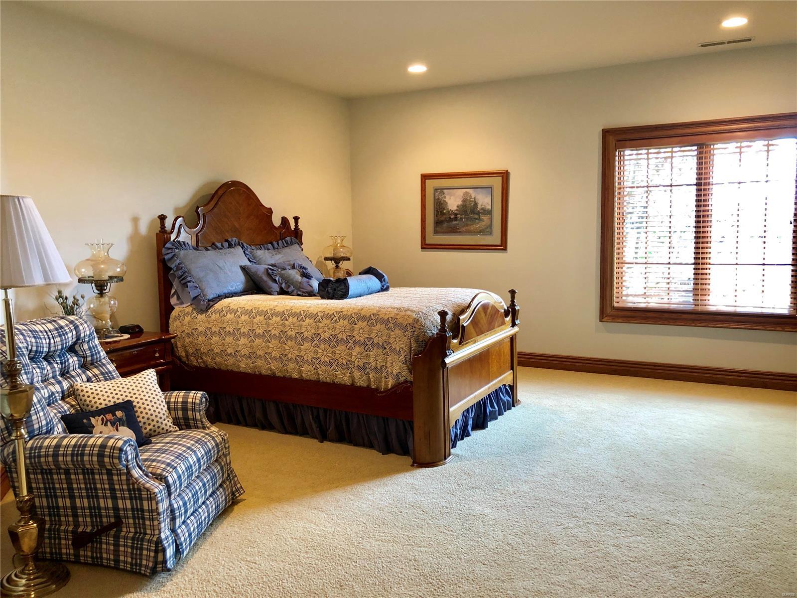 LAKEVIEW ESTATES - Residential