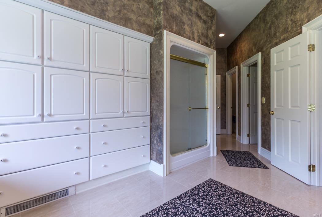 LAKEVIEW ESTATES - Residential