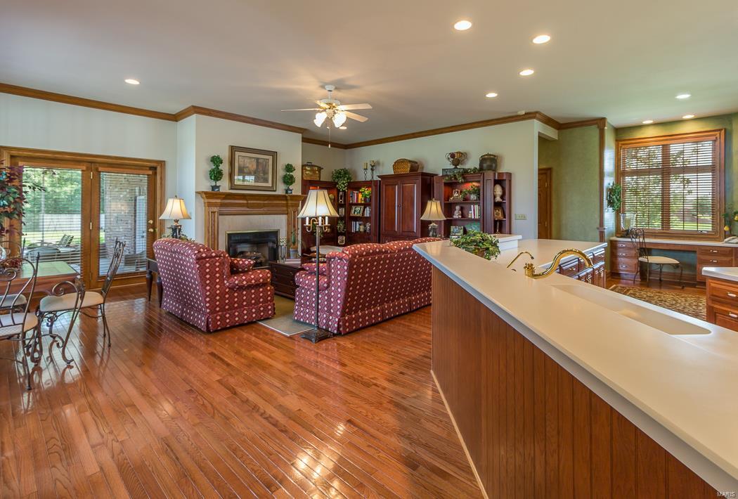 LAKEVIEW ESTATES - Residential