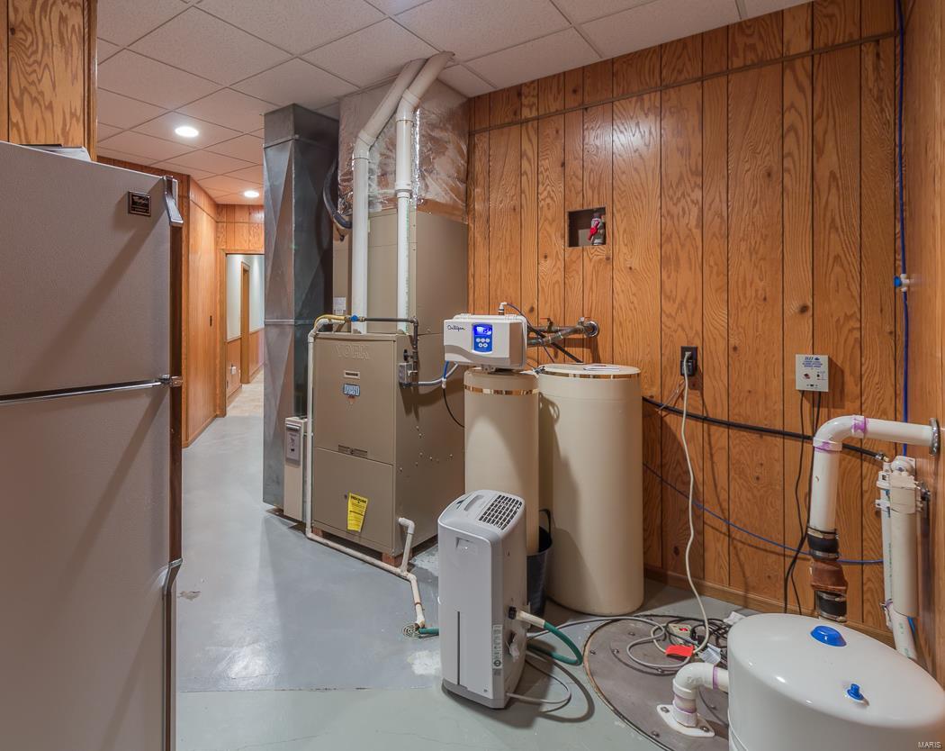 LAKEVIEW ESTATES - Residential