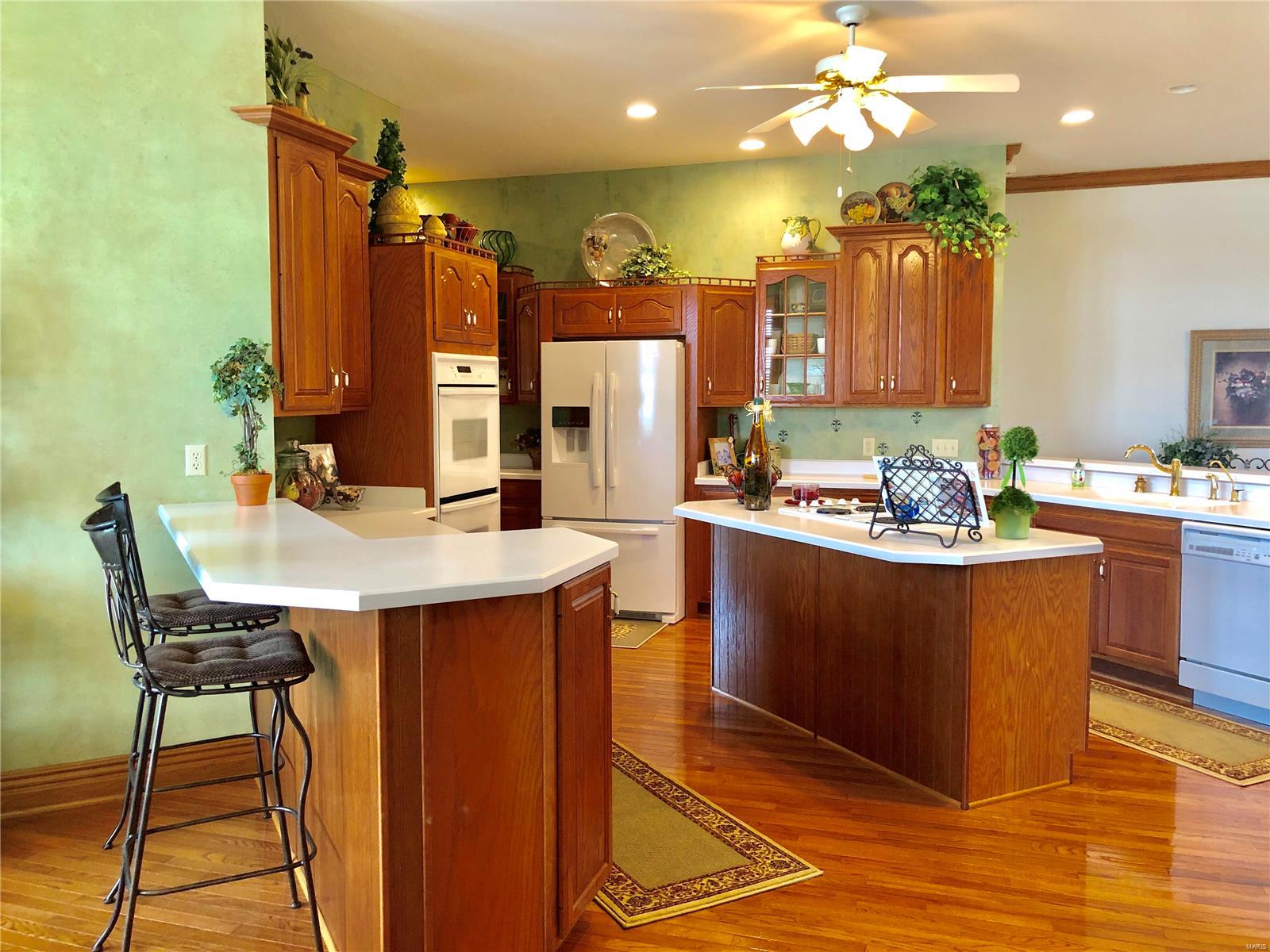 LAKEVIEW ESTATES - Residential