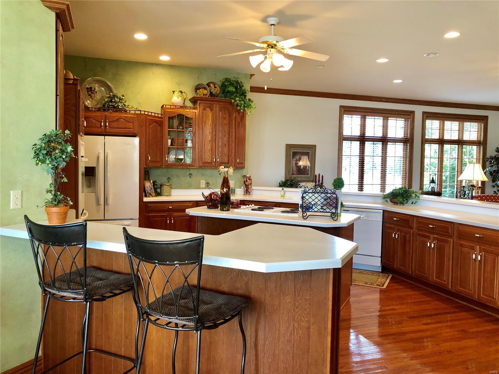 LAKEVIEW ESTATES - Residential