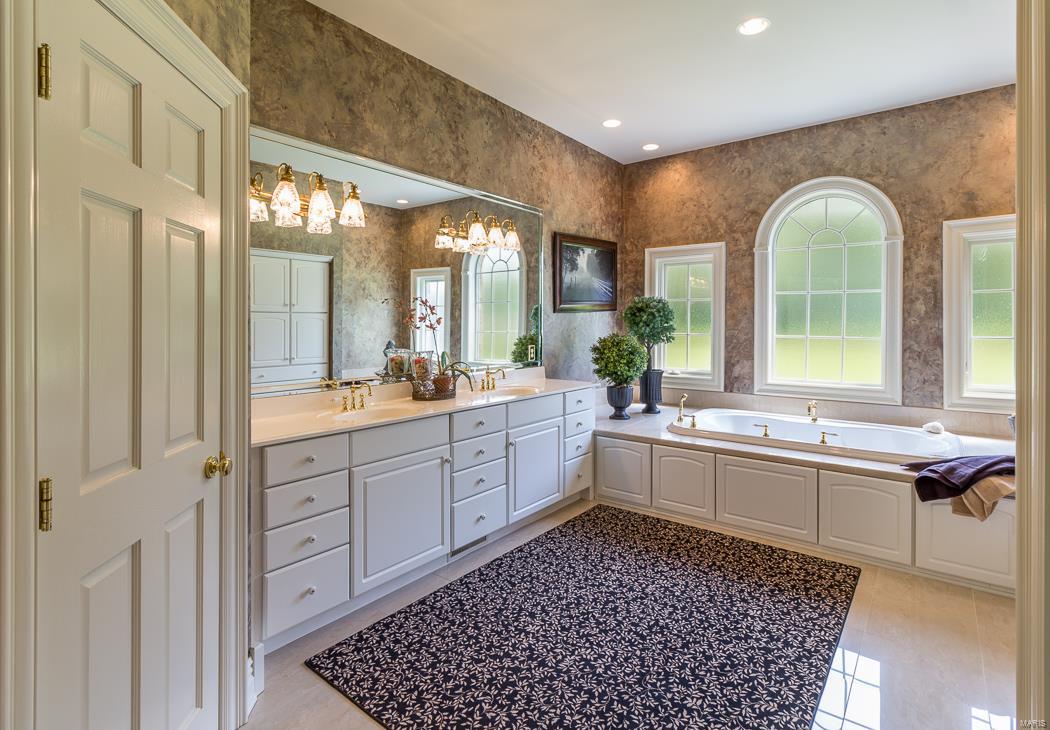 LAKEVIEW ESTATES - Residential