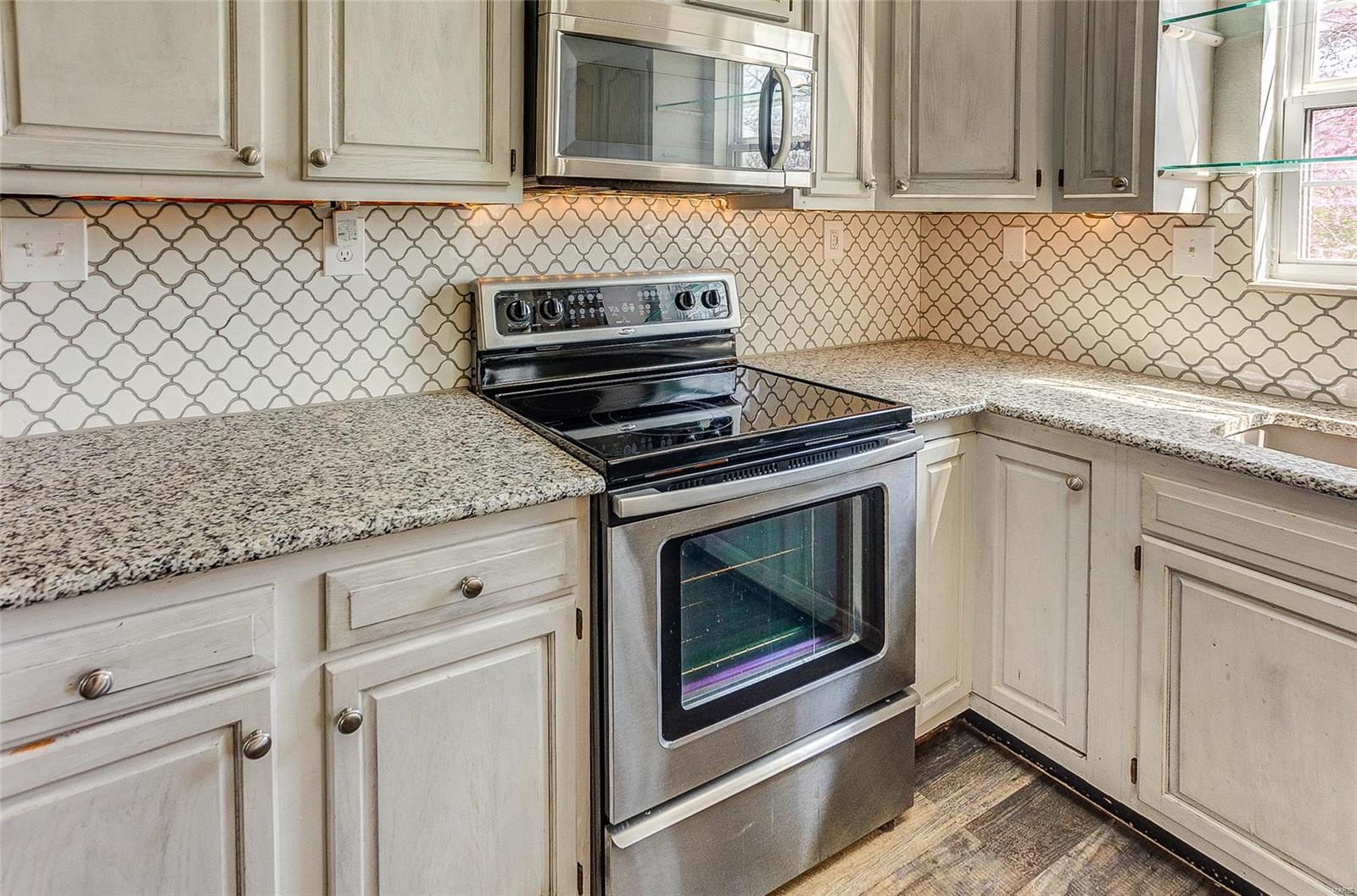 Collinsville, Illinois 62234, United States, 3 Bedrooms Bedrooms, ,4 BathroomsBathrooms,Residential,Pending,102175