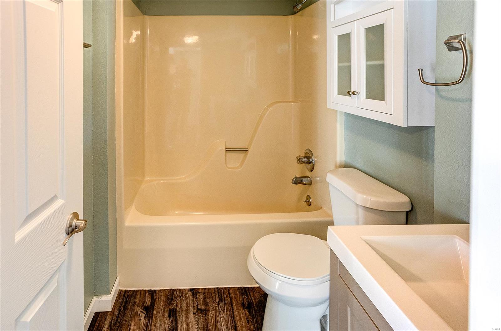 Collinsville, Illinois 62234, United States, 3 Bedrooms Bedrooms, ,4 BathroomsBathrooms,Residential,Pending,102175