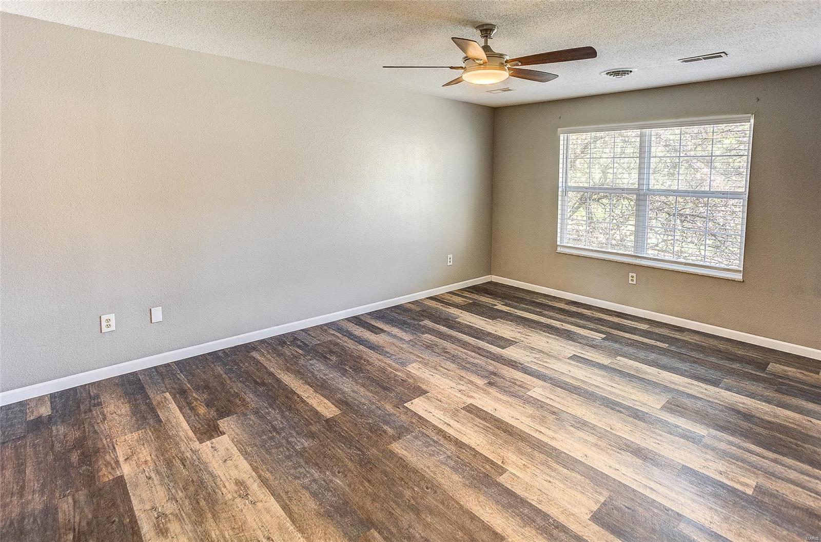 Collinsville, Illinois 62234, United States, 3 Bedrooms Bedrooms, ,4 BathroomsBathrooms,Residential,Pending,102175