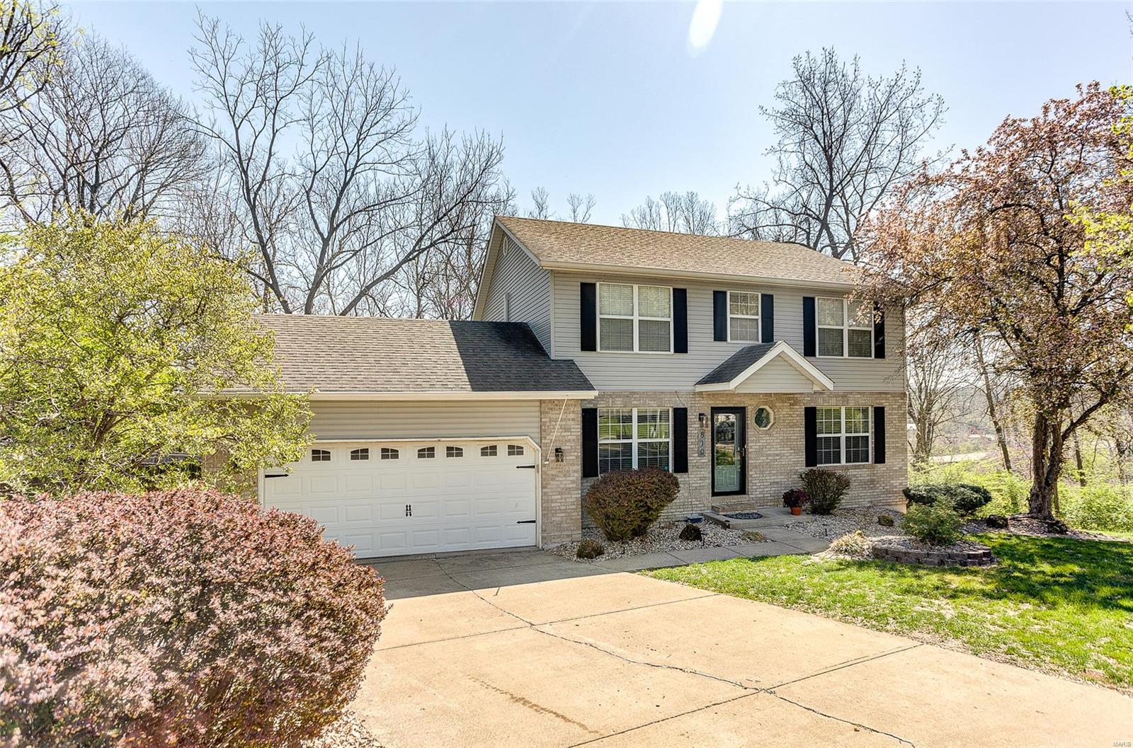 Collinsville, Illinois 62234, United States, 3 Bedrooms Bedrooms, ,4 BathroomsBathrooms,Residential,Pending,102175