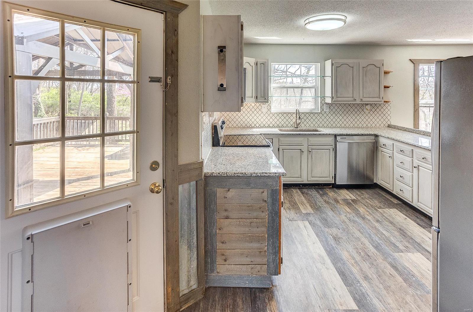 Collinsville, Illinois 62234, United States, 3 Bedrooms Bedrooms, ,4 BathroomsBathrooms,Residential,Pending,102175