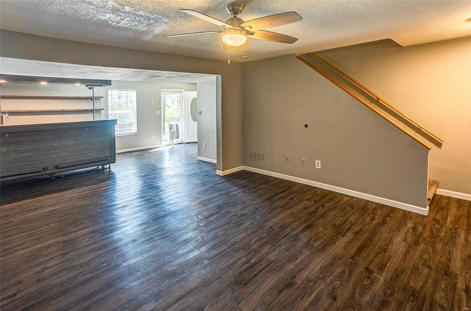 Collinsville, Illinois 62234, United States, 3 Bedrooms Bedrooms, ,4 BathroomsBathrooms,Residential,Pending,102175