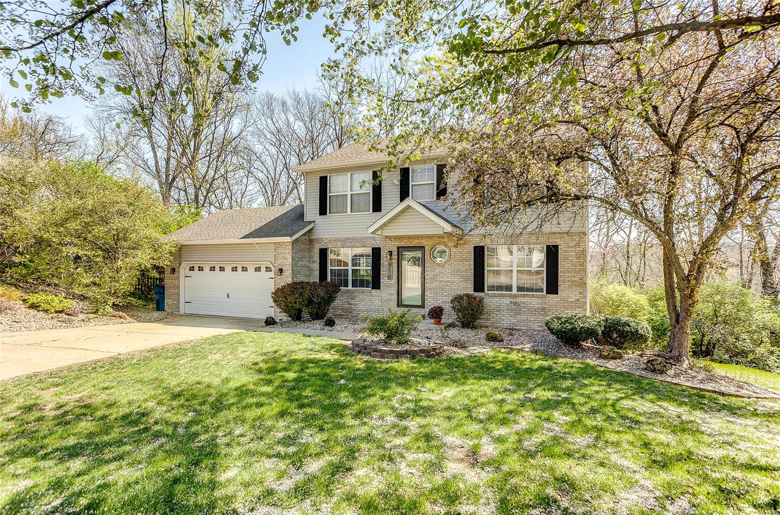 Collinsville, Illinois 62234, United States, 3 Bedrooms Bedrooms, ,4 BathroomsBathrooms,Residential,Pending,102175