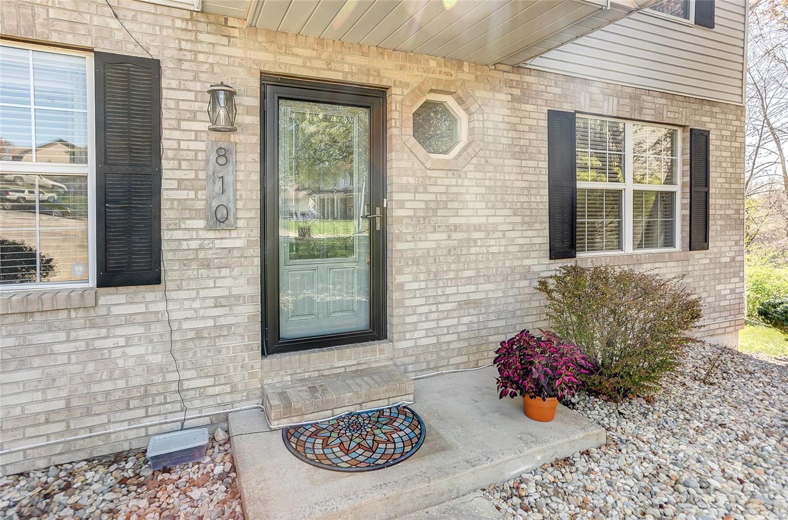 Collinsville, Illinois 62234, United States, 3 Bedrooms Bedrooms, ,4 BathroomsBathrooms,Residential,Pending,102175