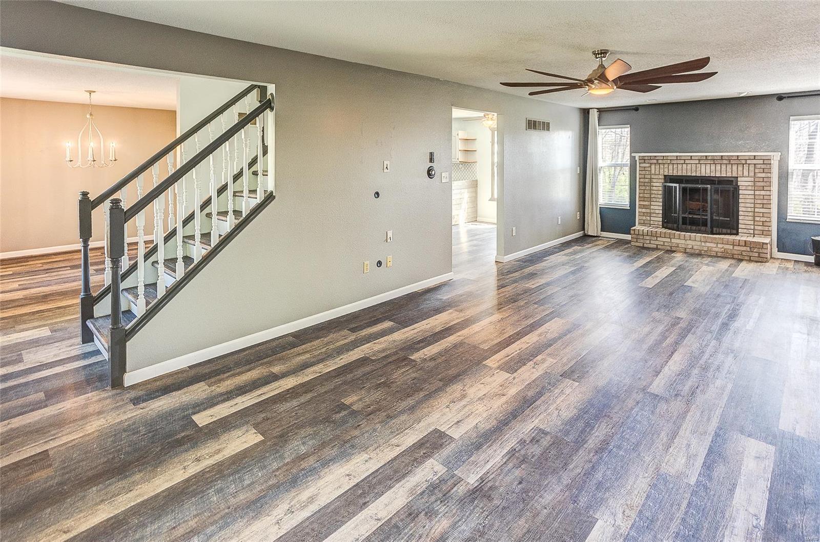 Collinsville, Illinois 62234, United States, 3 Bedrooms Bedrooms, ,4 BathroomsBathrooms,Residential,Pending,102175