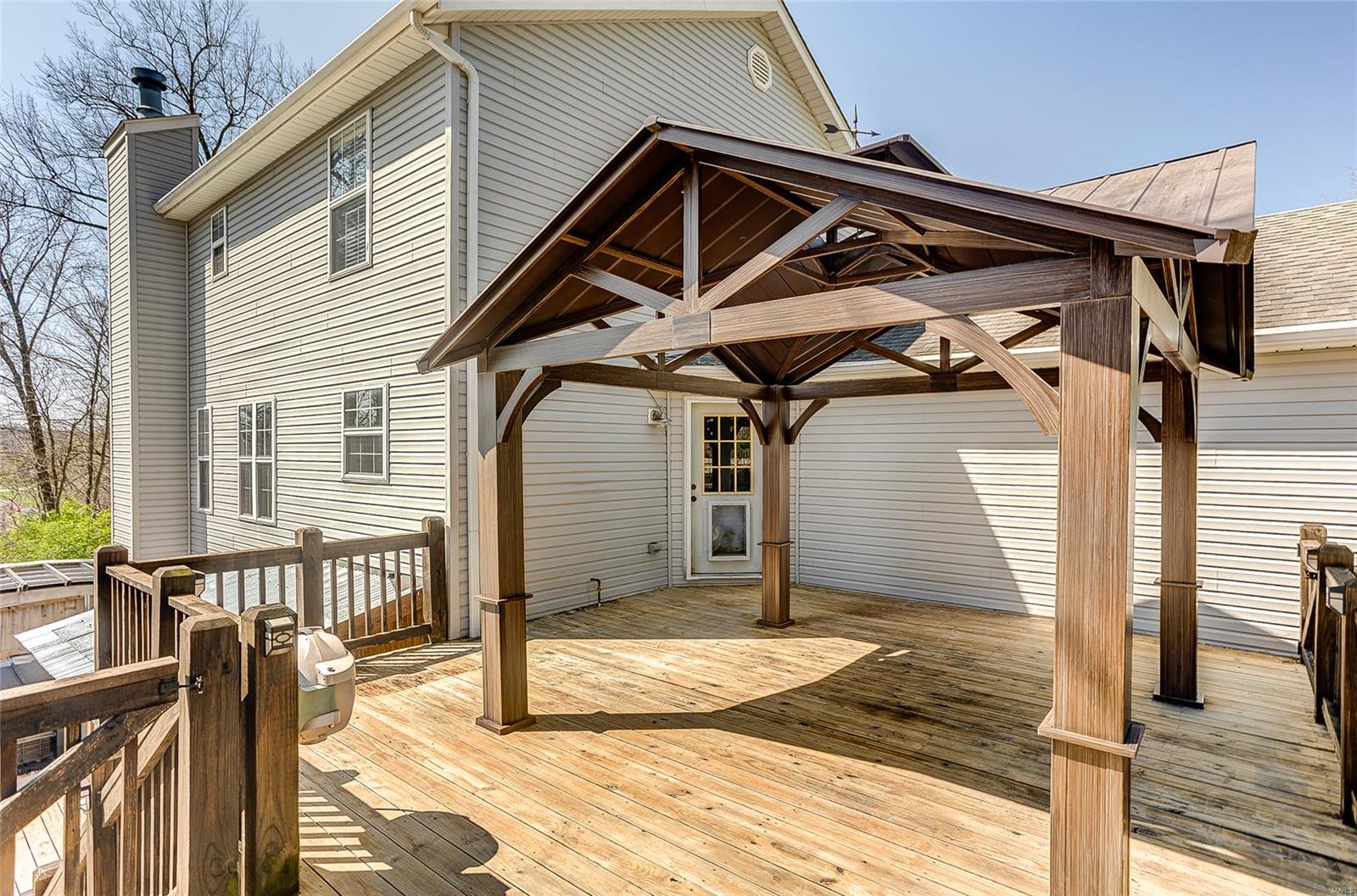 Collinsville, Illinois 62234, United States, 3 Bedrooms Bedrooms, ,4 BathroomsBathrooms,Residential,Pending,102175