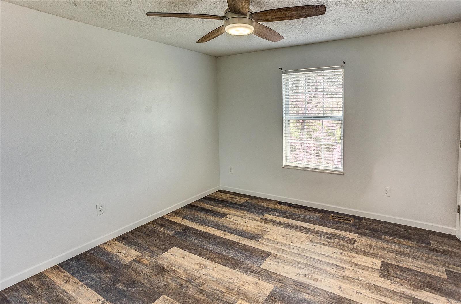 Collinsville, Illinois 62234, United States, 3 Bedrooms Bedrooms, ,4 BathroomsBathrooms,Residential,Pending,102175